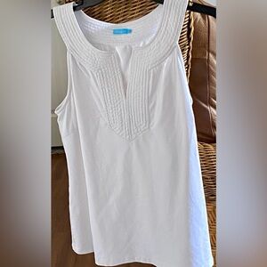 J McLaughlin Sleeveless pullover summer top.  Ribbing around neck.  EUC.  Size M